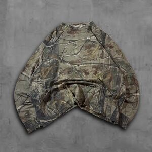 Vintage Oversized 90s Camo Russell Outdoors Streetwear Longsleeve Tee